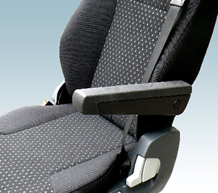 MercedesBenz_Buses_GenuineParts_Drivers-Seat.jpg